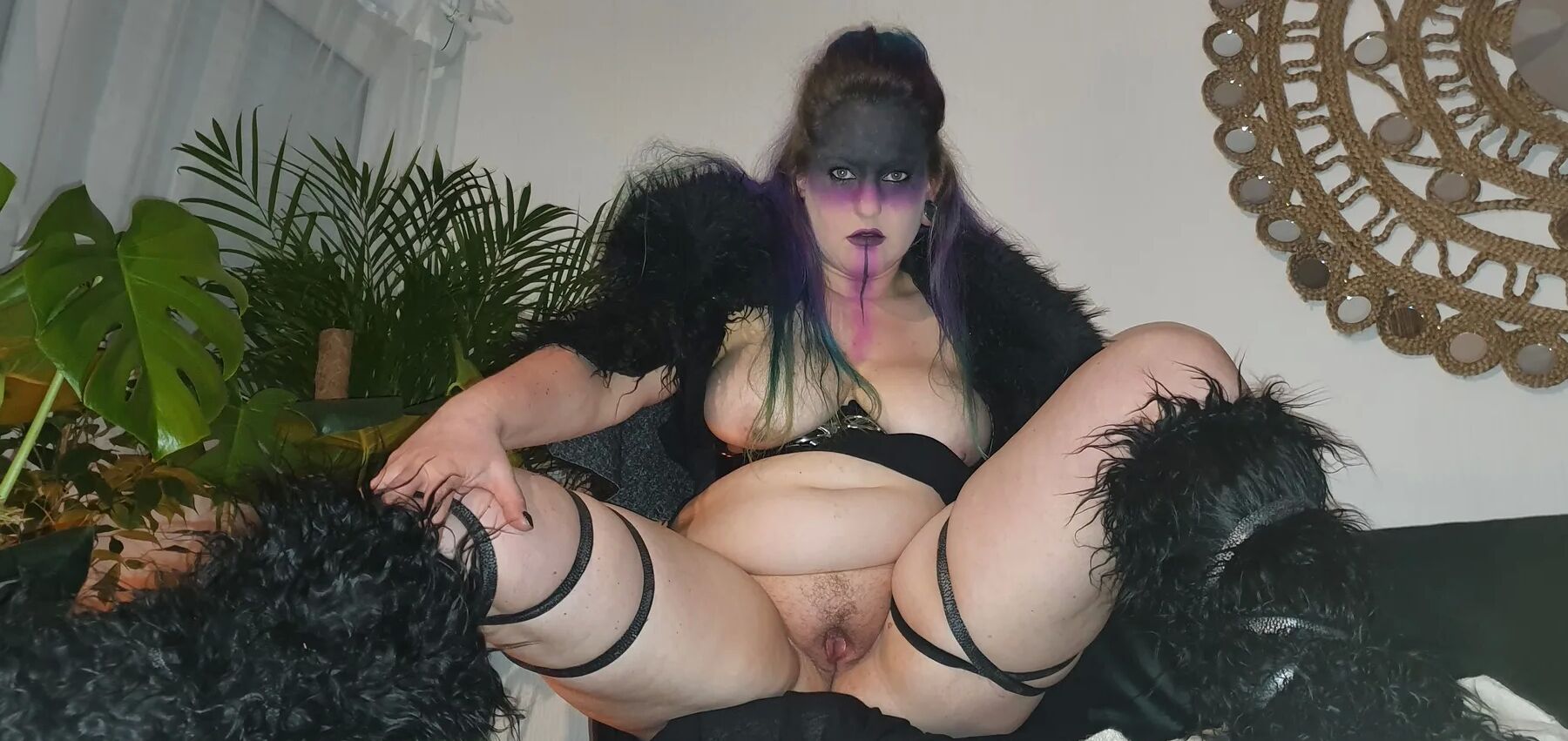 Chubby MILF Amy Leaf- Viqueen