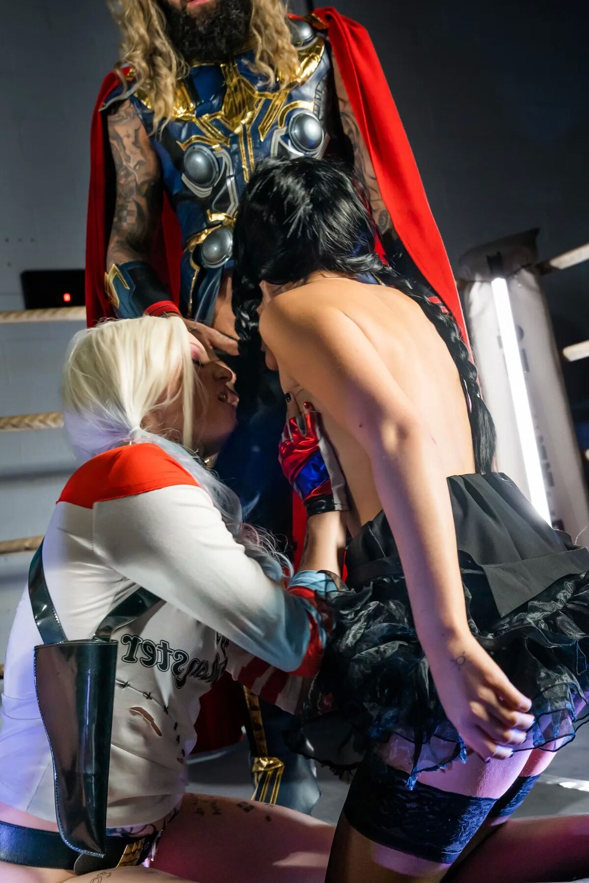 THOR FUCKS HARLEY QUINN! (Eats Pussy)
