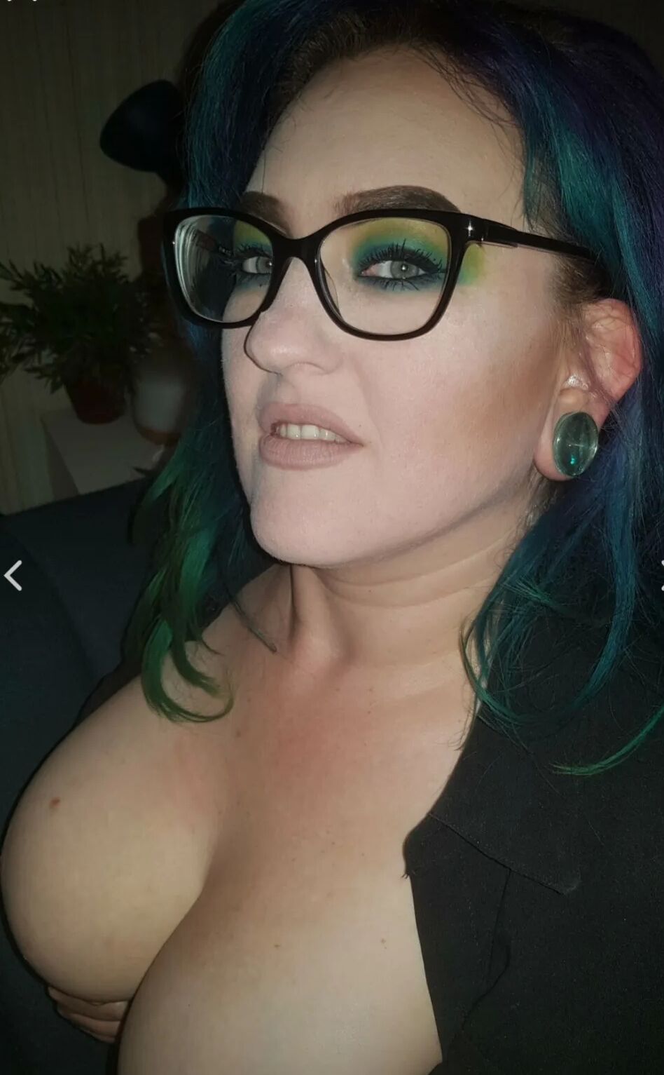 Chubby MILF Amy Leaf- Sexy