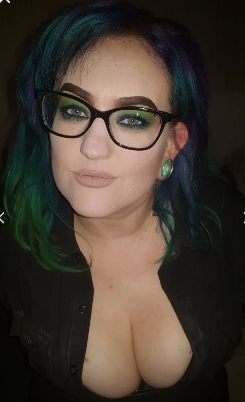 Chubby MILF Amy Leaf- Sexy
