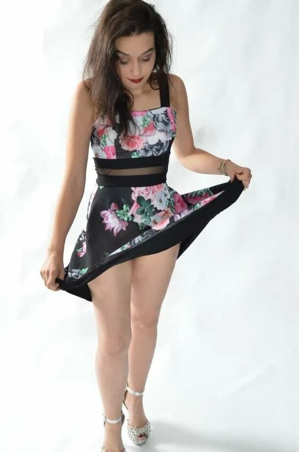 Photo shooting with turkish born Jasmin Babe in a colorful d