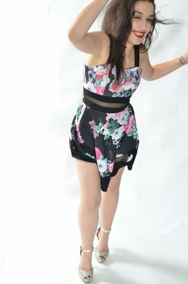 Photo shooting with turkish born Jasmin Babe in a colorful d