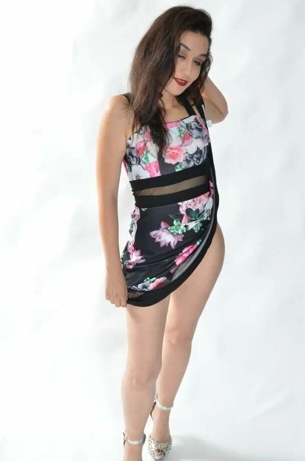 Photo shooting with turkish born Jasmin Babe in a colorful d