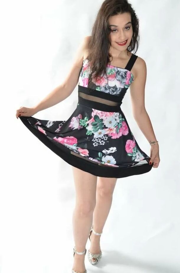 Photo shooting with turkish born Jasmin Babe in a colorful d
