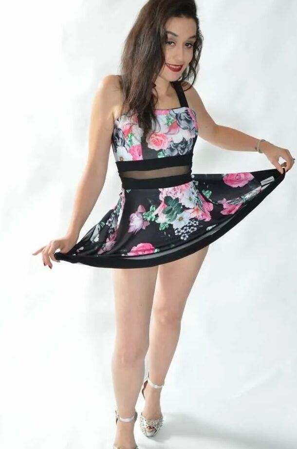 Photo shooting with turkish born Jasmin Babe in a colorful d