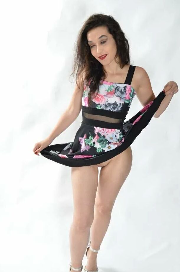 Photo shooting with turkish born Jasmin Babe in a colorful d