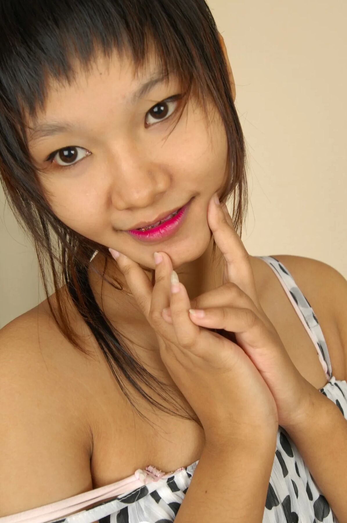 Asian wife invites me over for some banging
