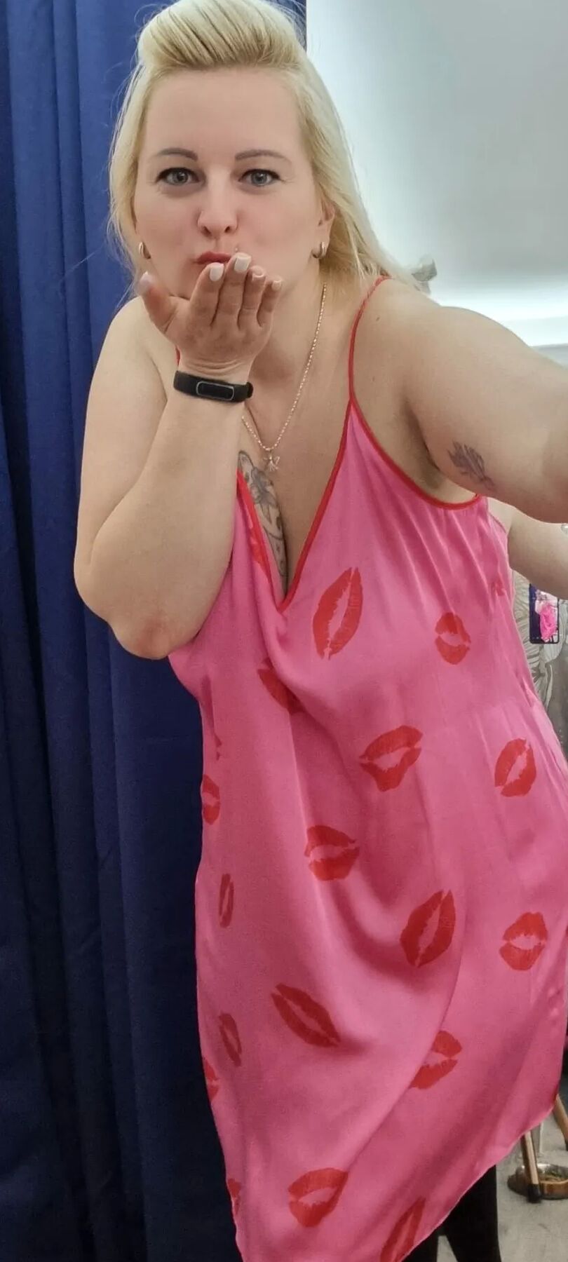 Mia Bitch - Selfies für Postings