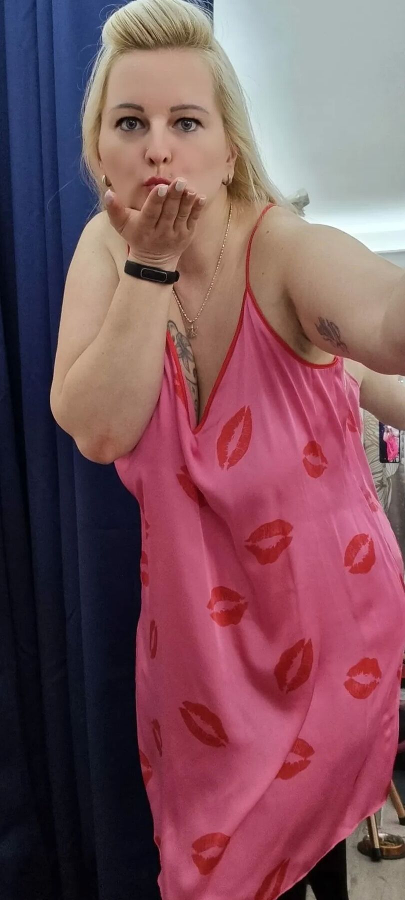 Mia Bitch - Selfies für Postings