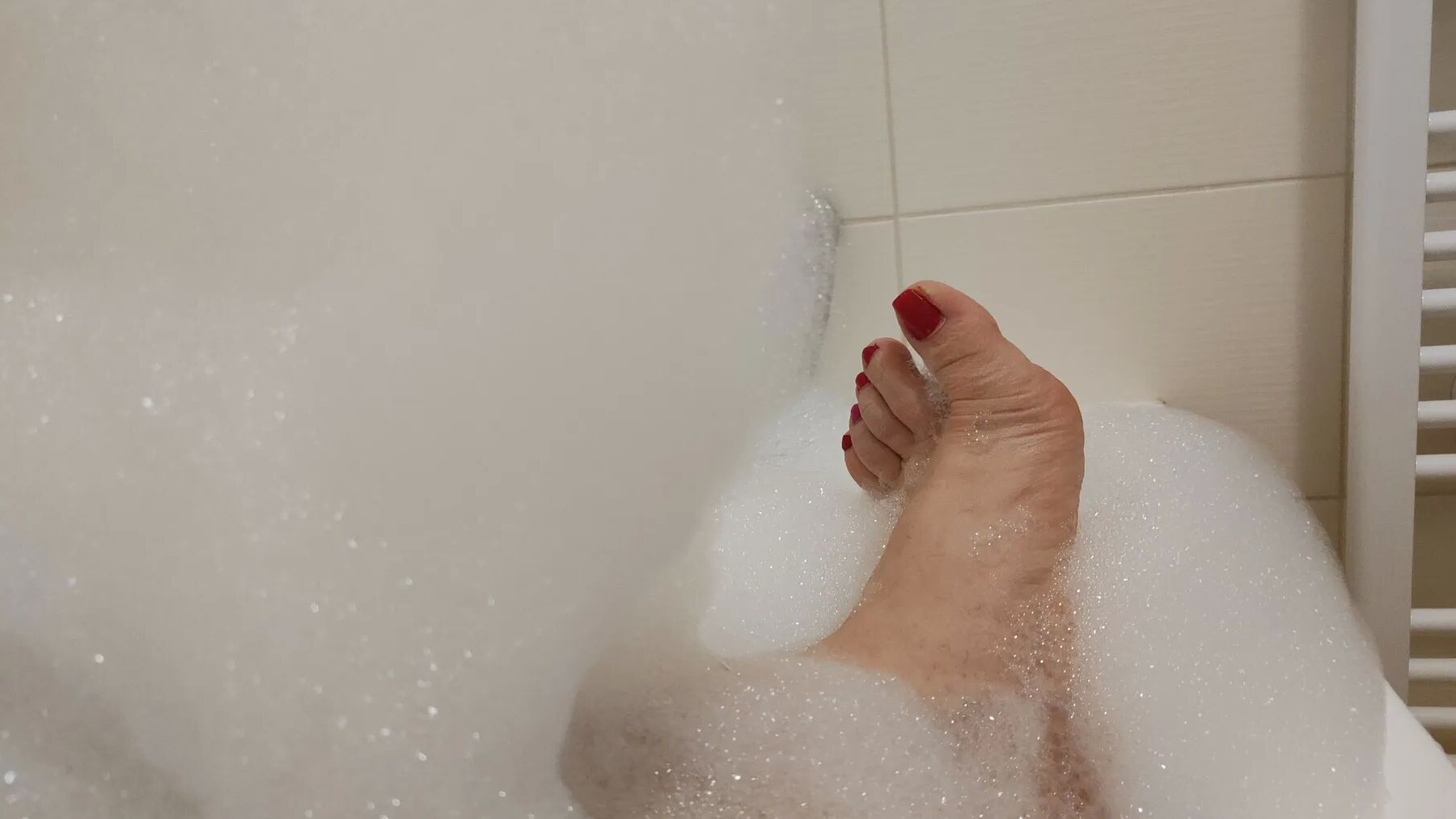 Hornychubby feet