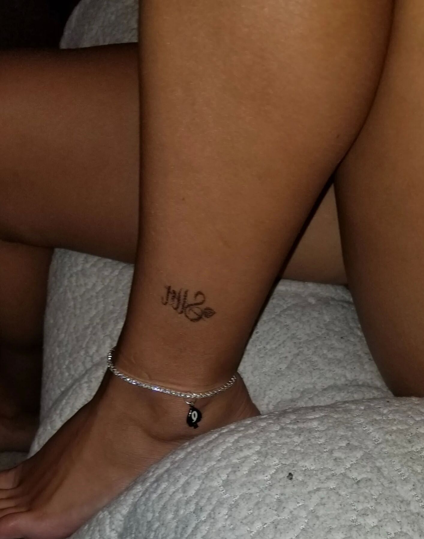 Lady DTF naked and nasty