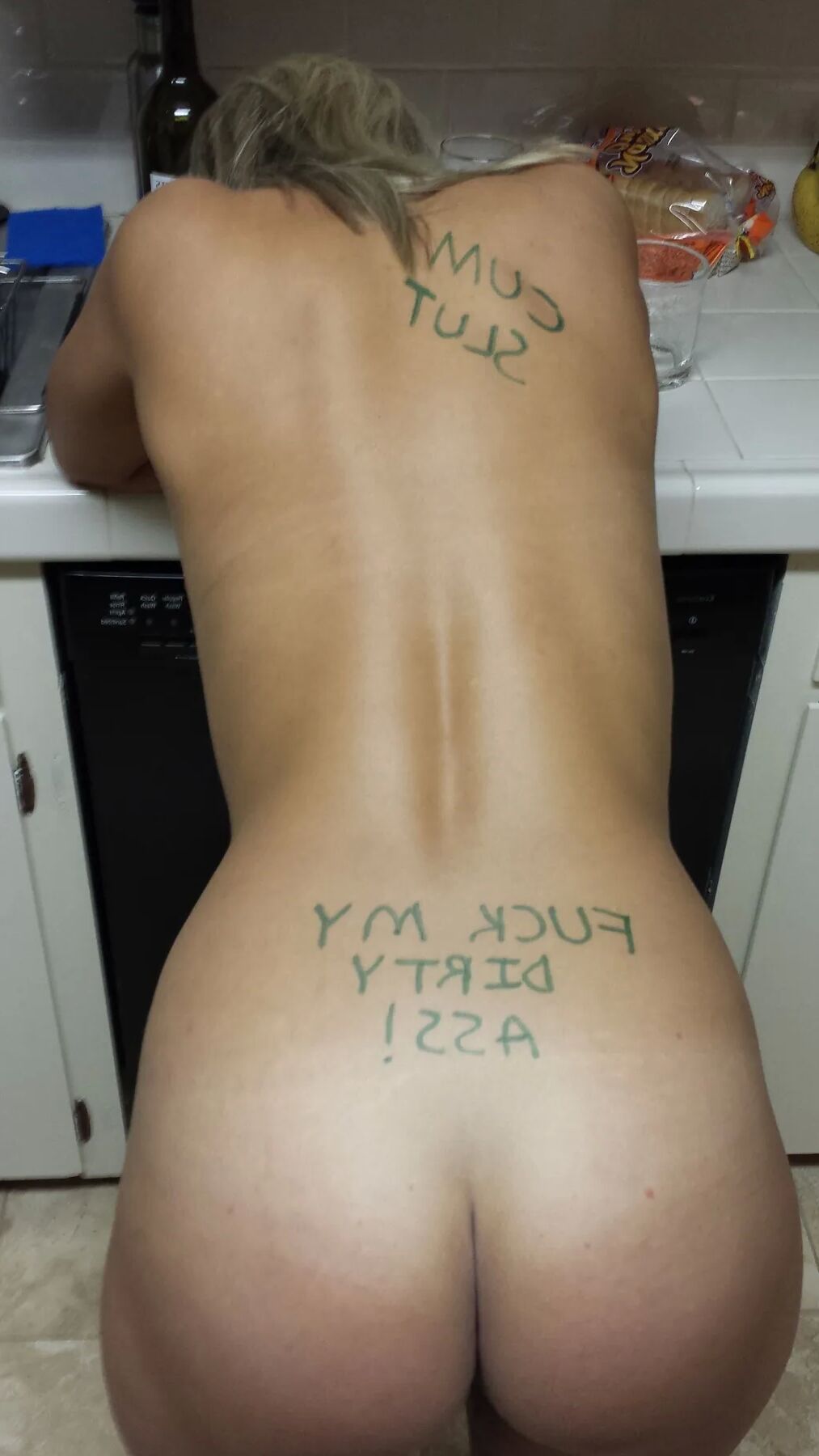 Lady DTF naked and nasty