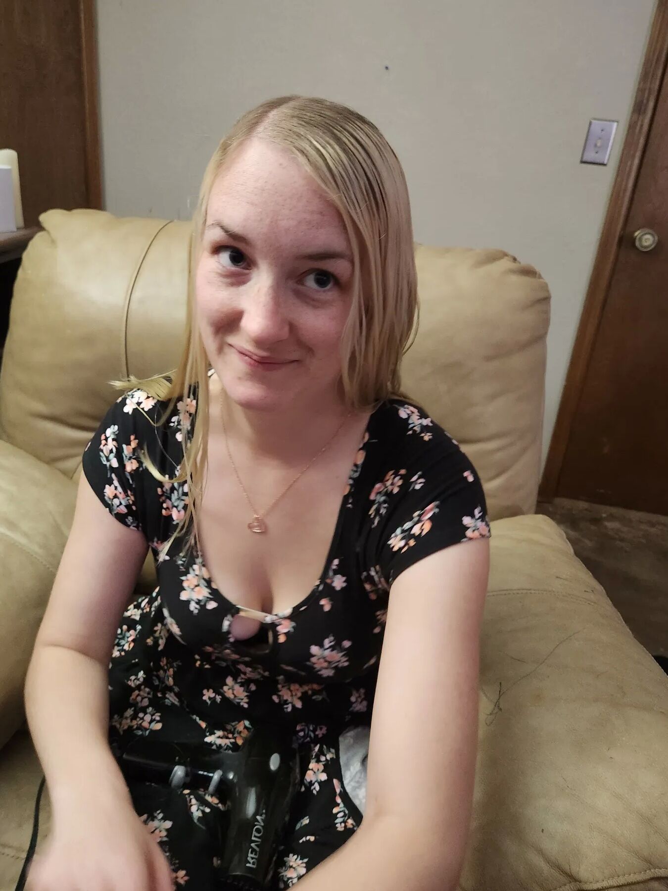 Mama_Foxx94 - Fun in a sundress