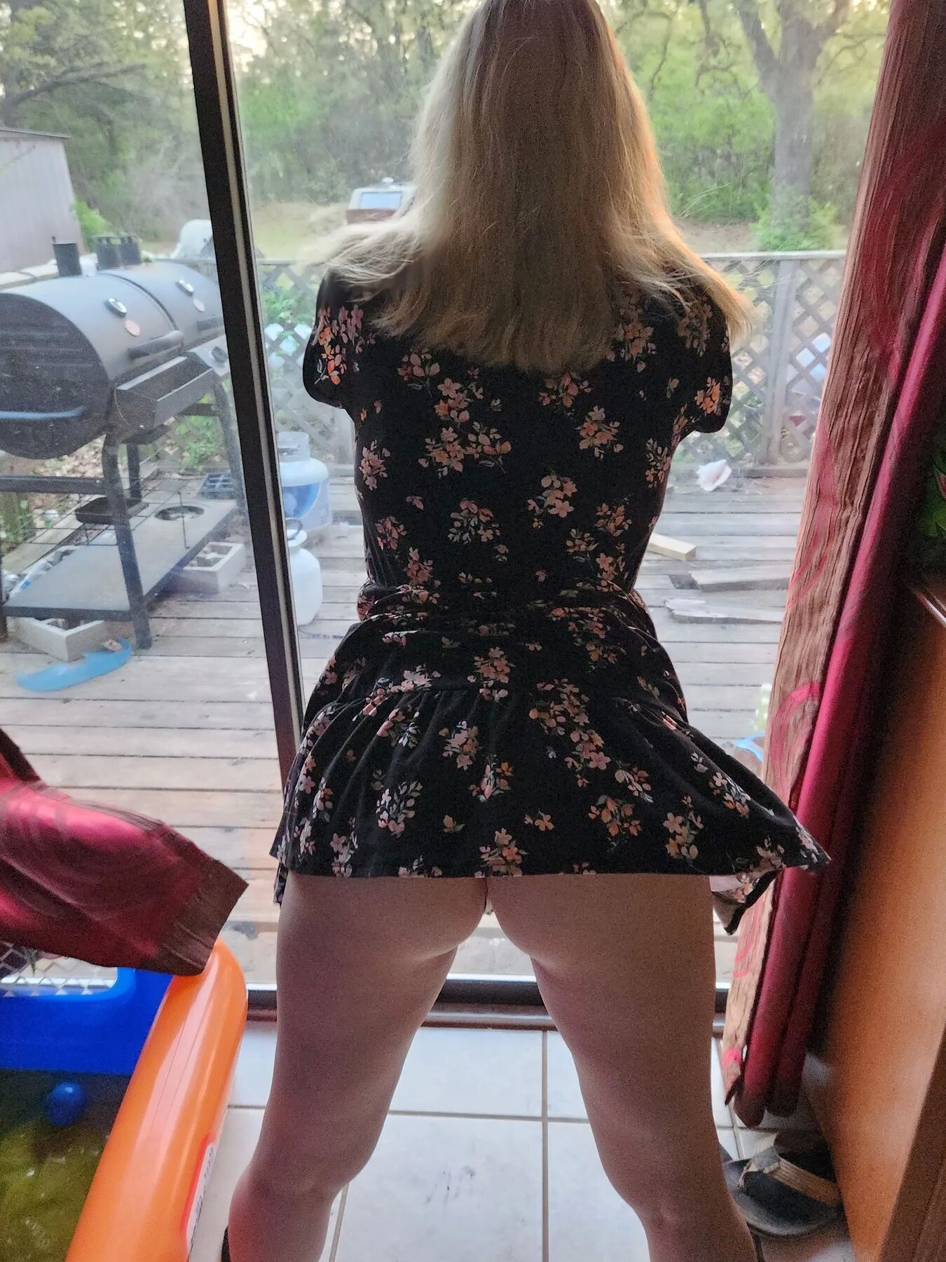 Mama_Foxx94 - Fun in a sundress