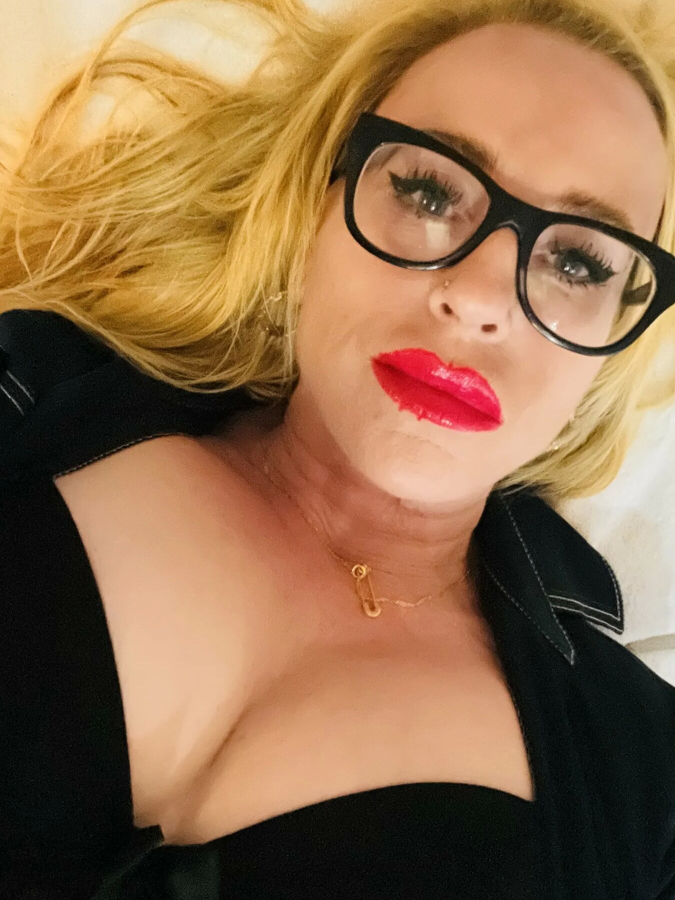 Ms Samantha Stern Free Photos