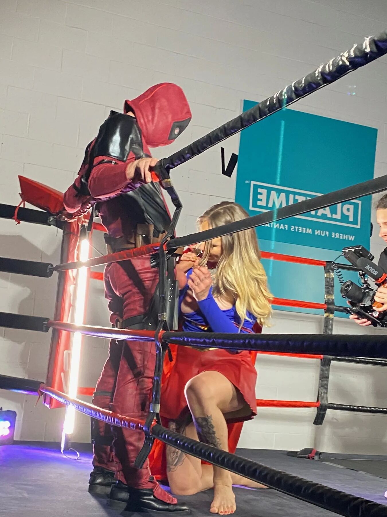 GYM LOCKER ROOM SEX with Poison Ivy & Deadpool (HOT)