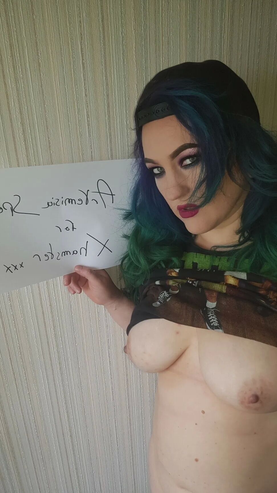 Chubby MILF Amy Leaf- Metalhead