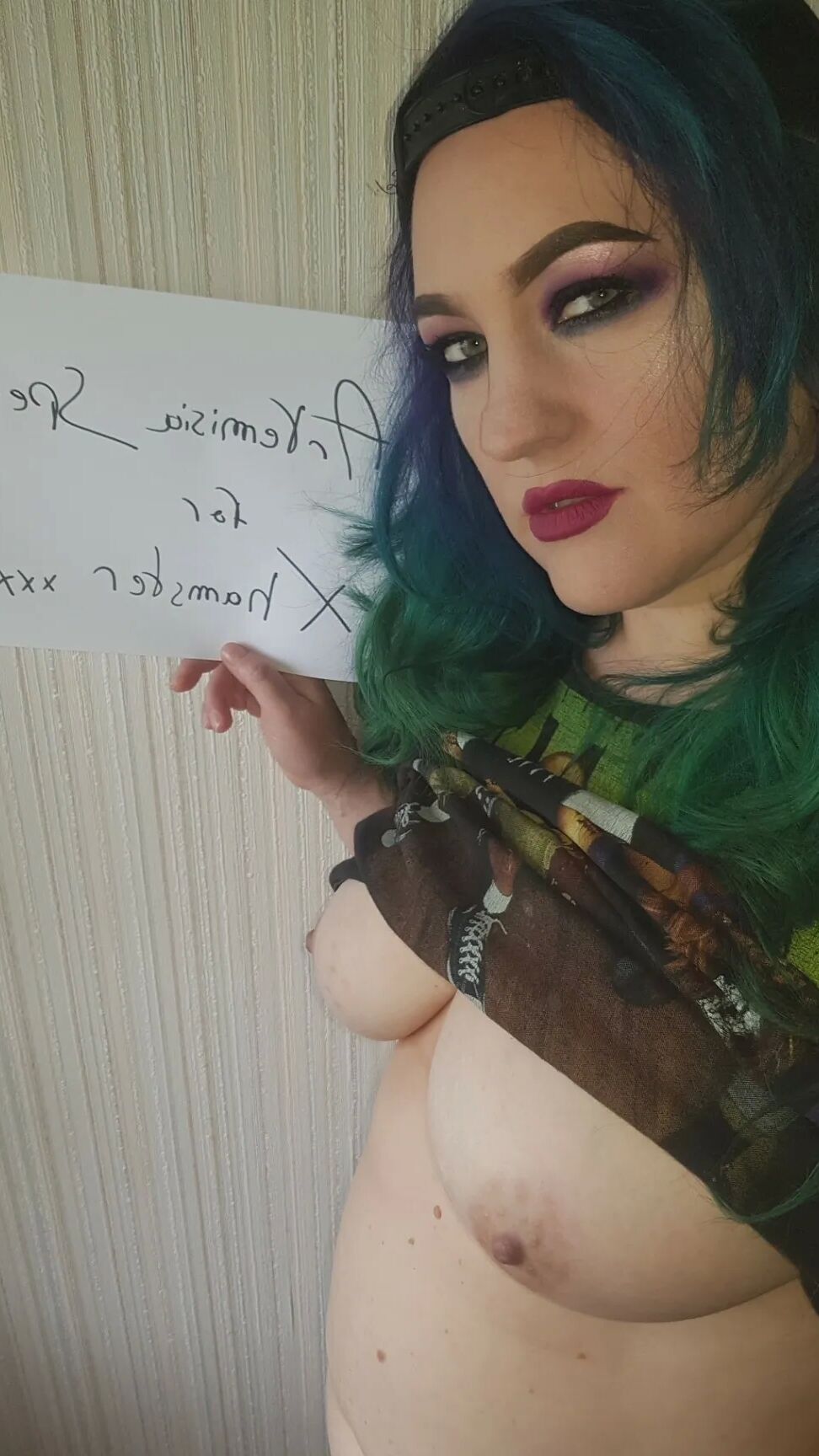 Chubby MILF Amy Leaf- Metalhead