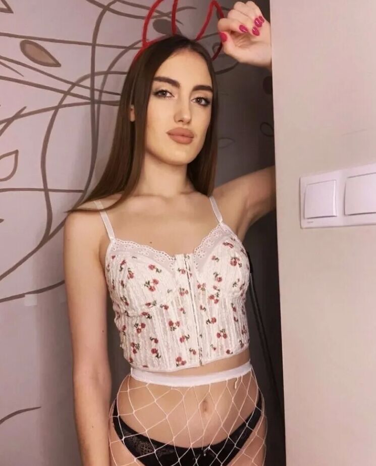 Camilla Free Photos