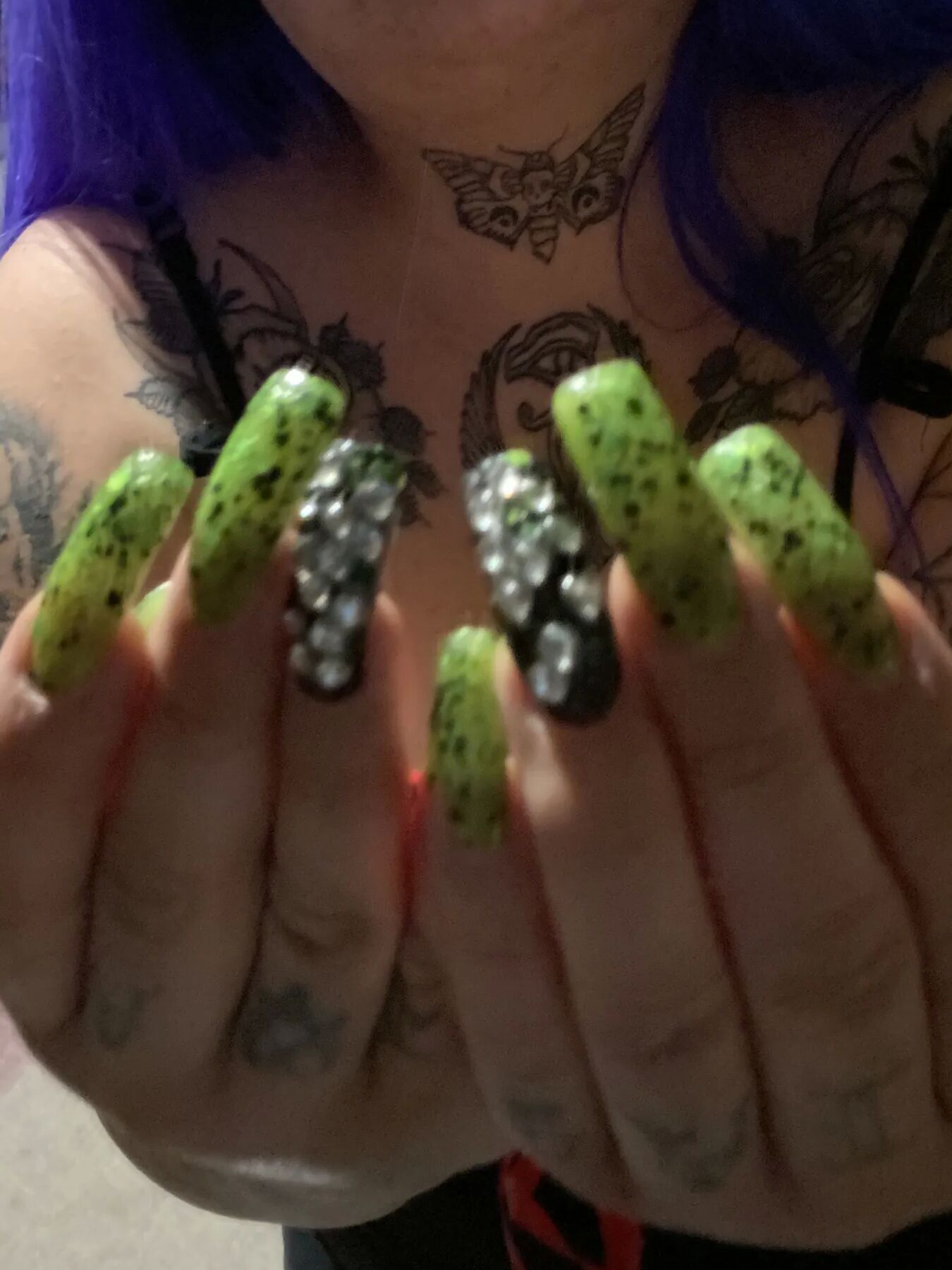 Nail fetish