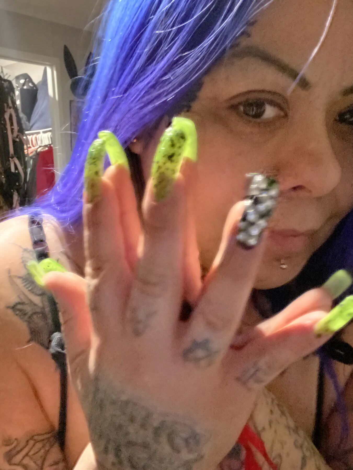 Nail fetish