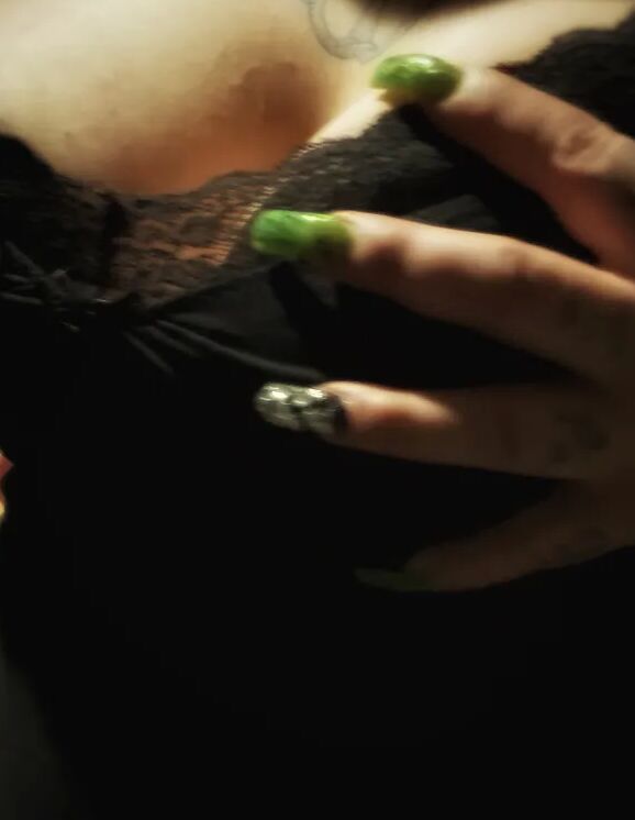 Nail fetish