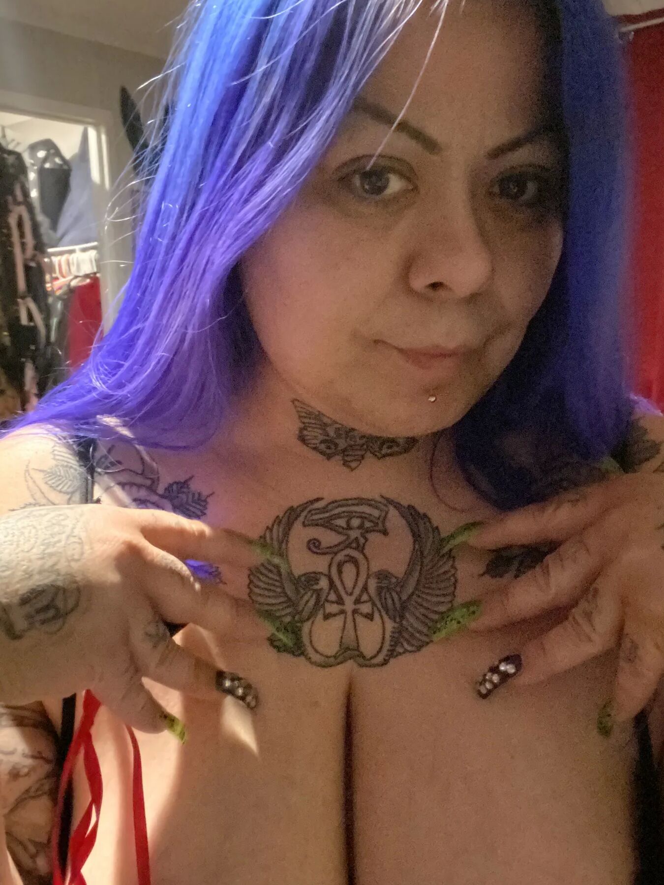 Nail fetish