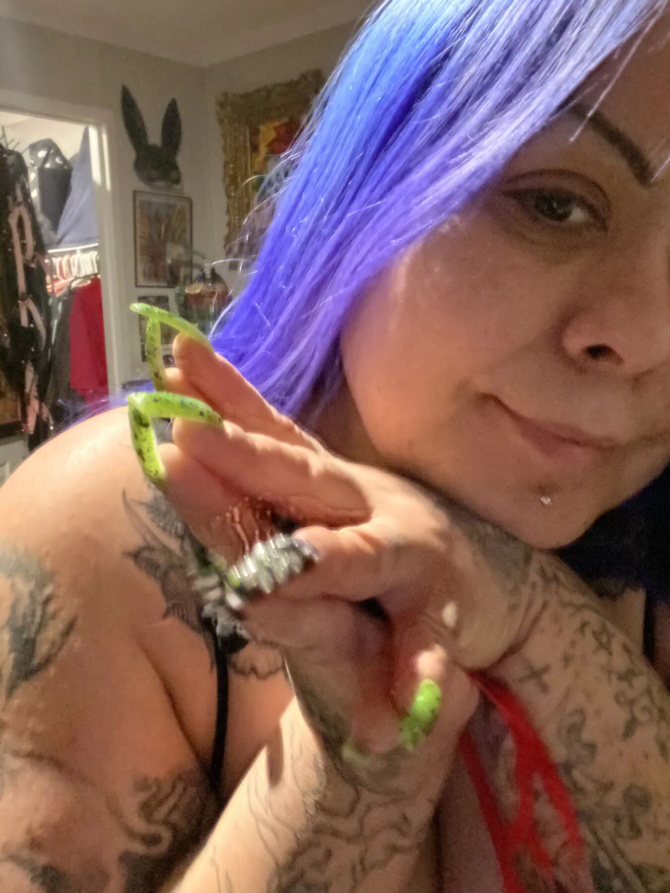 Nail fetish