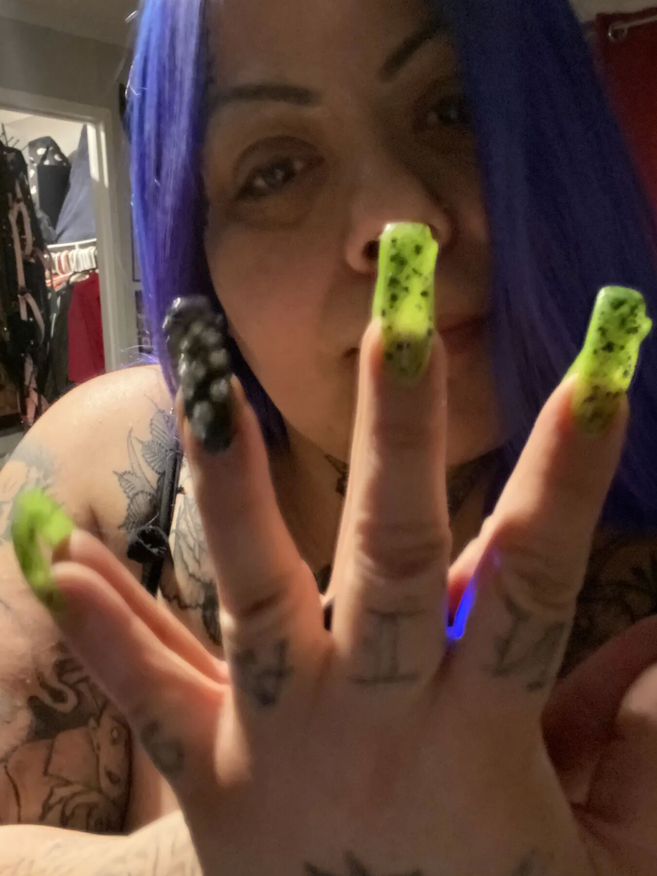Nail fetish