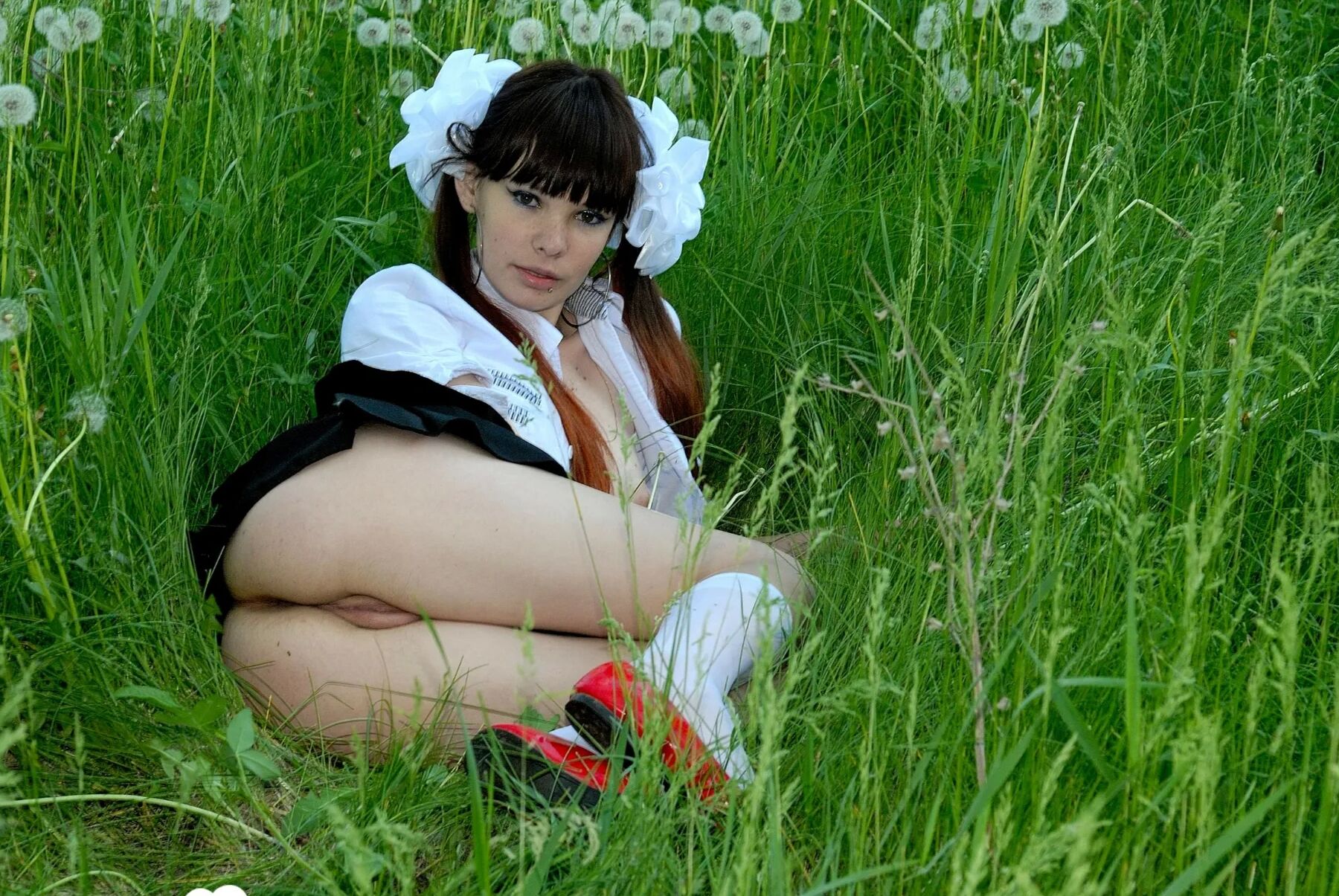 Schoolgirl turns a picnic into a teasing session
