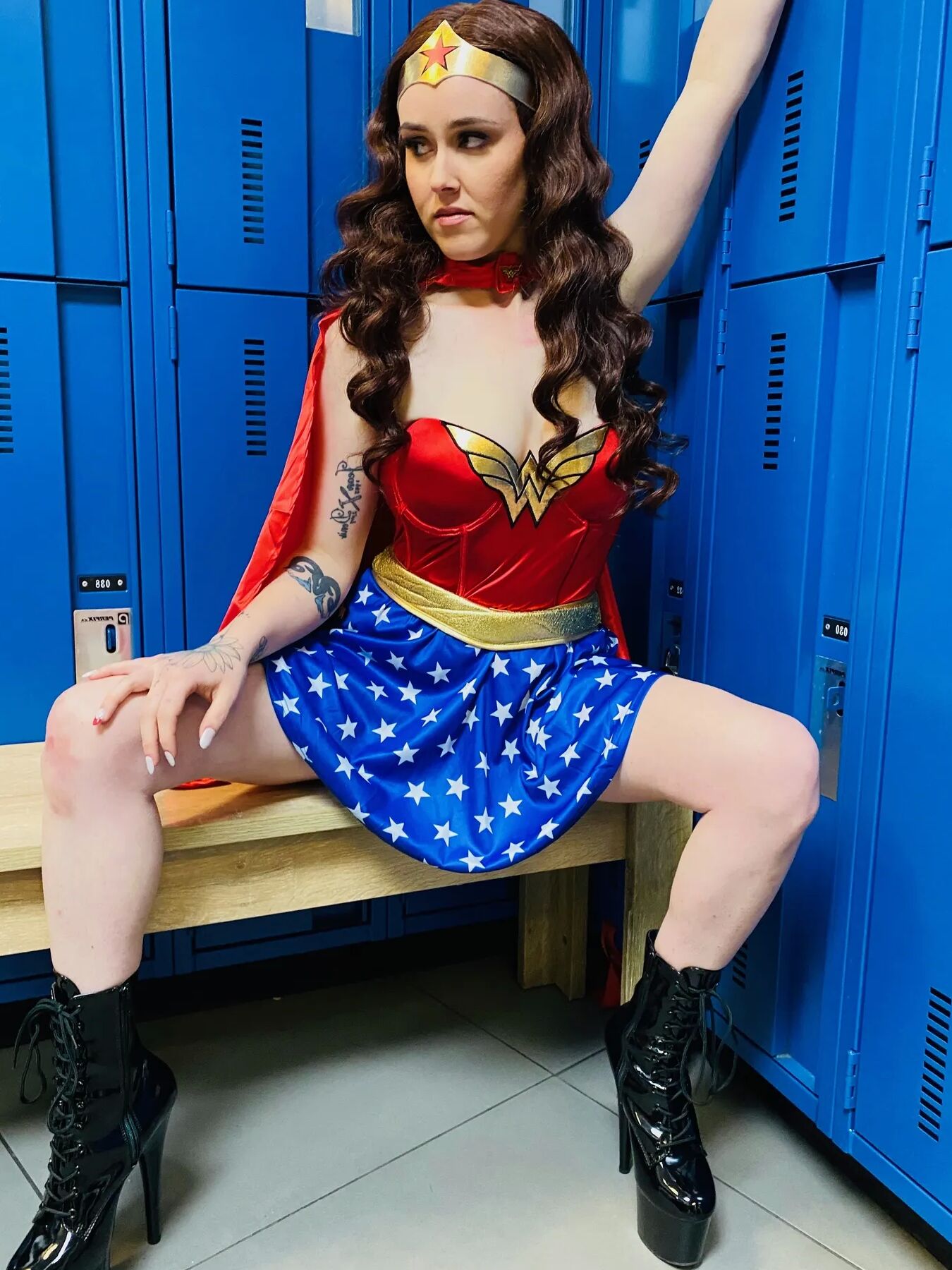LOCKER ROOM with my GIRLS (GIRL POWER)