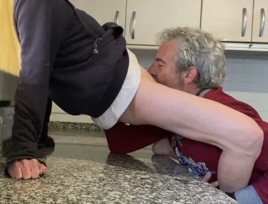 EATING PUSSY AND BLOWJOB IN THE KITCHEN (by WILDSPAINCOUPLE