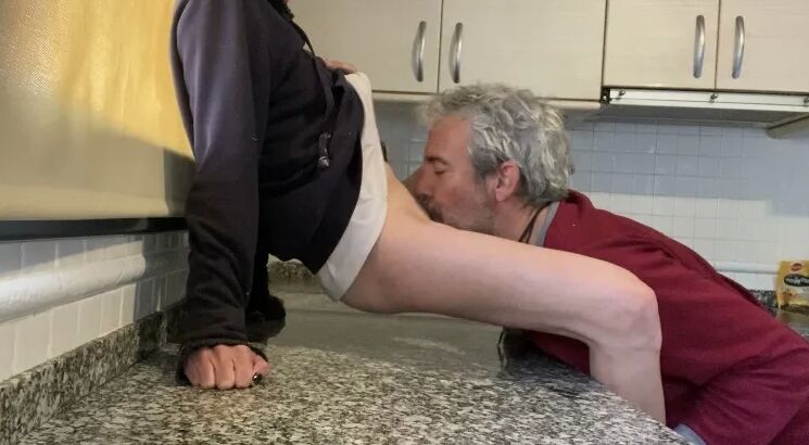 EATING PUSSY AND BLOWJOB IN THE KITCHEN (by WILDSPAINCOUPLE