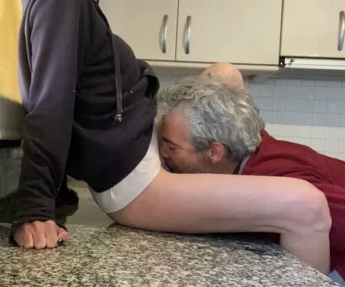 EATING PUSSY AND BLOWJOB IN THE KITCHEN (by WILDSPAINCOUPLE