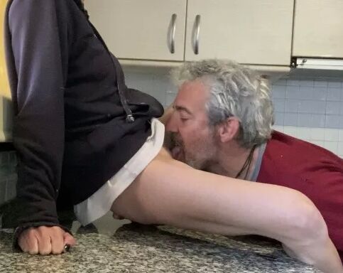 EATING PUSSY AND BLOWJOB IN THE KITCHEN (by WILDSPAINCOUPLE