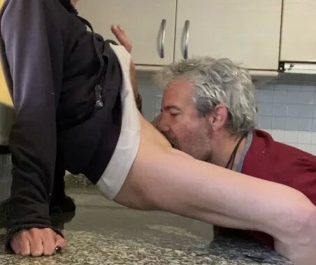 EATING PUSSY AND BLOWJOB IN THE KITCHEN (by WILDSPAINCOUPLE
