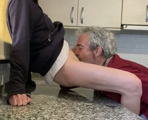 EATING PUSSY AND BLOWJOB IN THE KITCHEN (by WILDSPAINCOUPLE