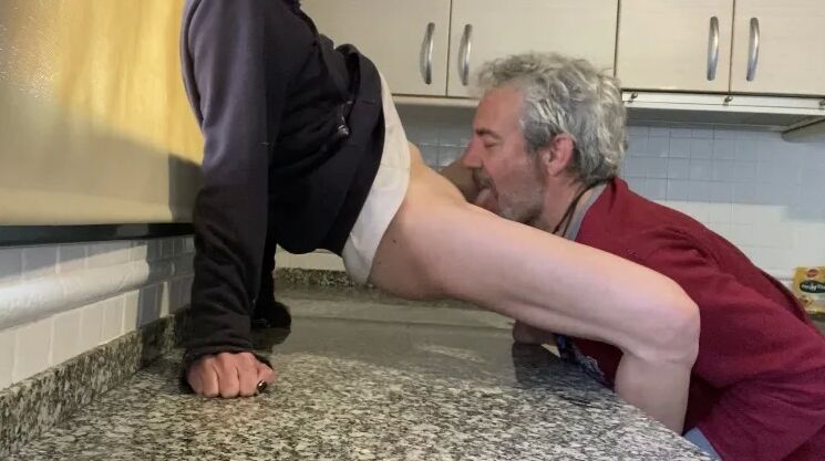 EATING PUSSY AND BLOWJOB IN THE KITCHEN (by WILDSPAINCOUPLE