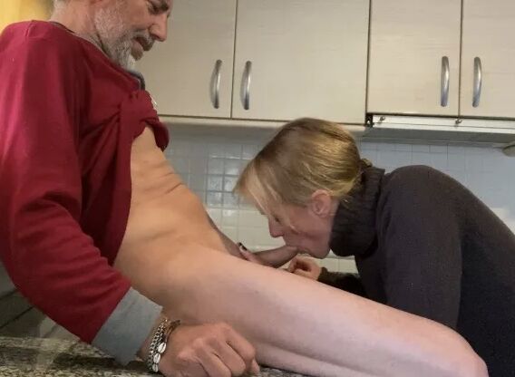 EATING PUSSY AND BLOWJOB IN THE KITCHEN (by WILDSPAINCOUPLE