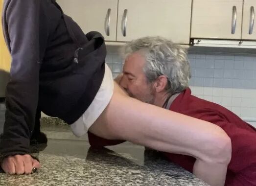 EATING PUSSY AND BLOWJOB IN THE KITCHEN (by WILDSPAINCOUPLE