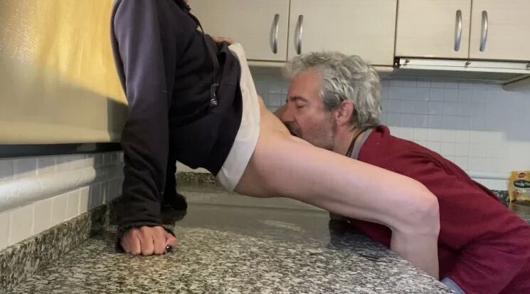 EATING PUSSY AND BLOWJOB IN THE KITCHEN (by WILDSPAINCOUPLE