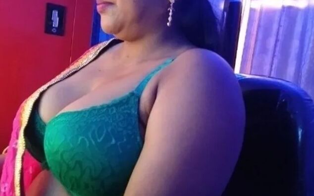 Desi sexy girl and couple hot pic.