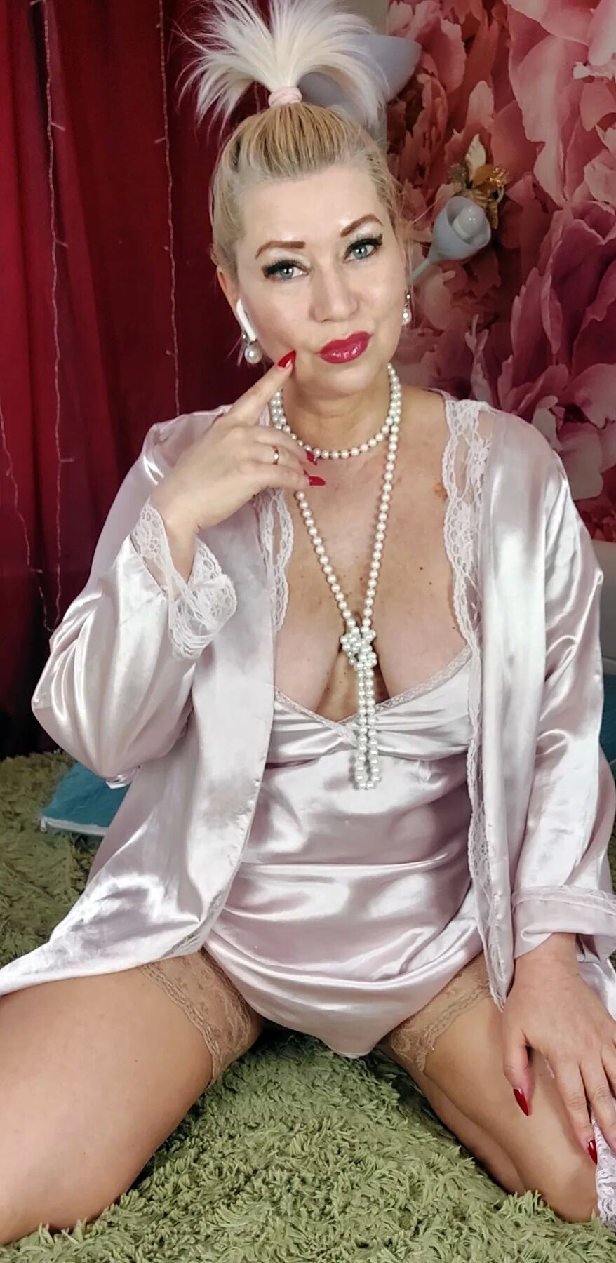 Charming mature slut shows off her big boobs and cunt ))