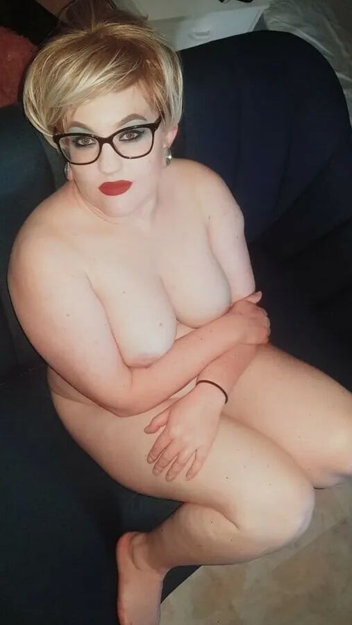 Chubby MILF Amy Leaf- Blonde bad