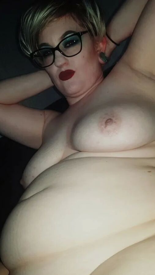 Chubby MILF Amy Leaf- Blonde bad
