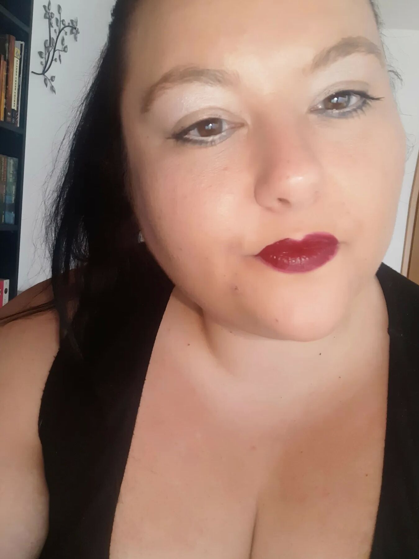 Fat Slut Gets Big Tits Out