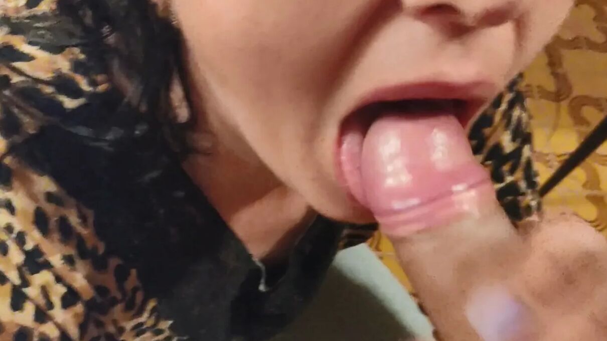 Slutty Blowjob Demonstration