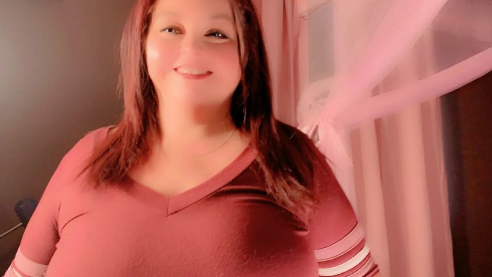 Small BBW MILF Shows Off Her Pussy