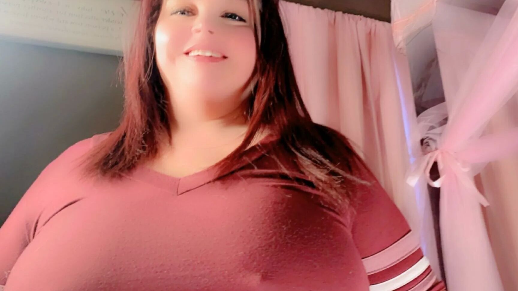 Small BBW MILF Shows Off Her Pussy