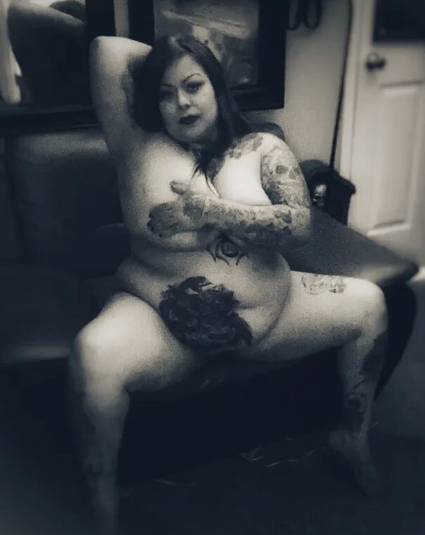 Sinrose black and white